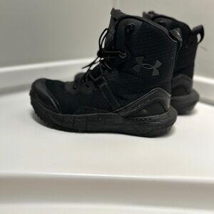Under Armour Black Boots Rugged and Stylish